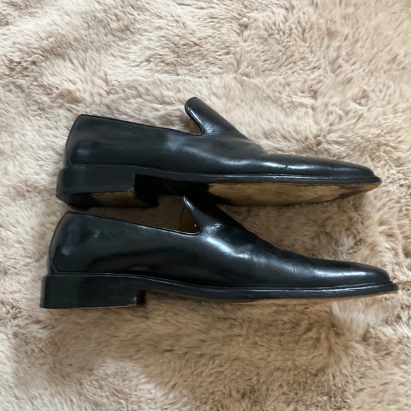 ** Men’s GUCCI Shoes** - Picture 5 of 6